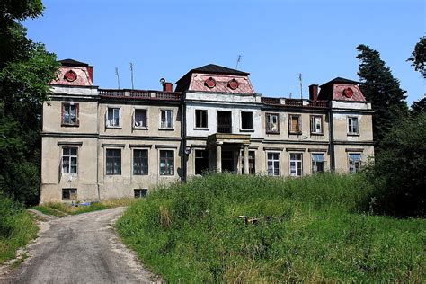 Katalog zamków, pałaców i dworów w Polsce .